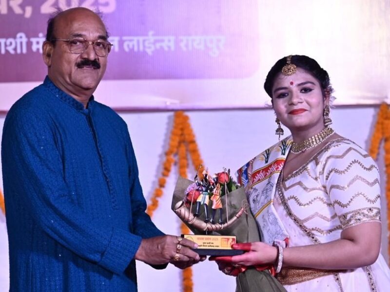 कथक नृत्यांगना