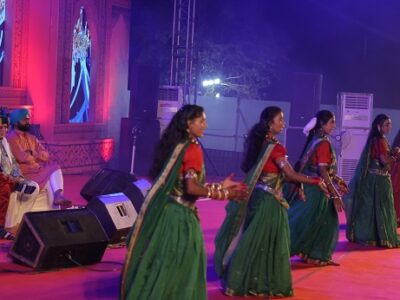 लोकप्रयाग मंच की झमाझम प्रस्तुतियों ने दर्शकों को छत्तीसगढ़ की संस्कृति की गहराई से रूबरू कराया