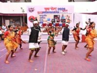 छत्तीसगढ़ी धुन पर थिरके युवा, संस्कृति संग उत्साह का अद्भुत संगम